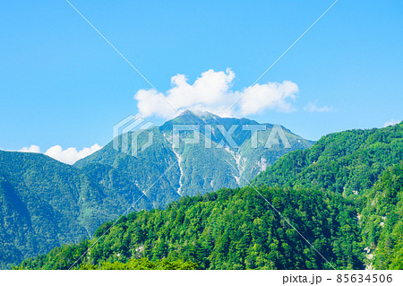 日向山山頂から望む甲斐駒ヶ岳 日向山山頂から望む甲斐駒ヶ岳 85634506