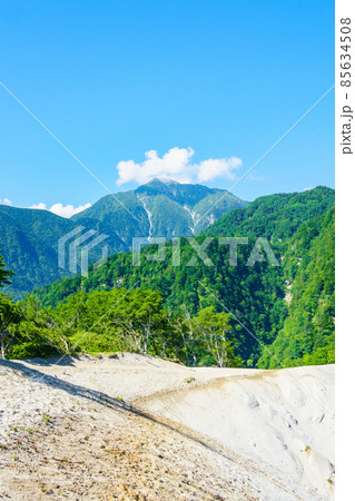 日向山山頂から望む甲斐駒ヶ岳 85634508