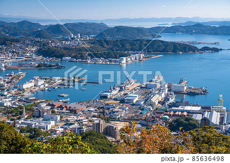 《長崎県》佐世保中心街の街並み・弓張岳展望台の眺め 85636498