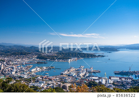 《長崎県》佐世保中心街の街並み・弓張岳展望台の眺め 85636522