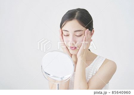 女性 フェイシャルケア 女性 フェイシャルケア 85640960