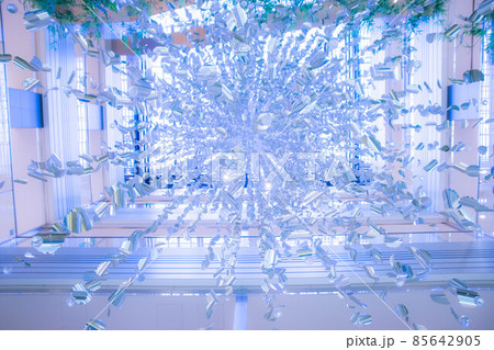 下アングルから撮影した吊るし飾り 85642905