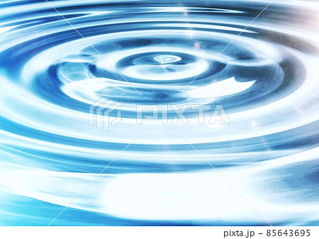 水面に広がる波紋のイラスト 85643695