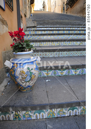 イタリア、シチリア島、カルタジローネ、サンタ・マリア・デル・モンテの大階段「スカーラ」 イタリア、シチリア島、カルタジローネ、サンタ・マリア・デル・モンテの大階段「スカーラ」 85644780