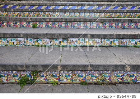 イタリア、シチリア島、カルタジローネ、サンタ・マリア・デル・モンテの大階段「スカーラ」 イタリア、シチリア島、カルタジローネ、サンタ・マリア・デル・モンテの大階段「スカーラ」 85644789