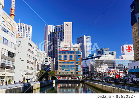横浜駅西口周辺の街並み 85650527