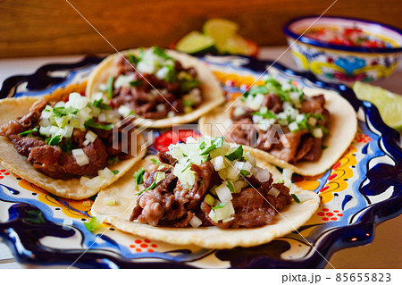 メキシコ料理の美味しいタコス 85655823