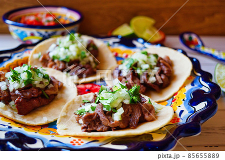 メキシコ料理の美味しいタコス 85655889