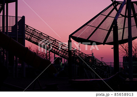 花園ファンタジー　公園の夕暮れ 85658913