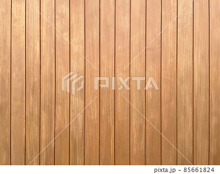 繊細な木目のある白茶色の縦目の板が並ぶ板壁の背景画像 85661824