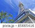 テレビ塔を見上げる（MIRAI TOWER（旧名古屋テレビ塔）愛知県 名古屋市 栄） 85665416