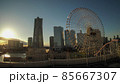 横浜のランドマークの夕景 85667307