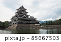 松本城と堀 85667503