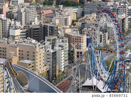 [東京・後楽園] 東京ドームシティを見下ろす大観覧車ビッグ・オーとメガ・コースターのサンダードルフィ 85669731