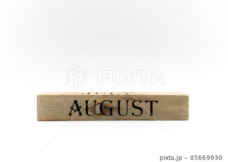 8月・AUGUSTの文字とコピースペース 85669930