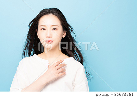 若い女性のビューティ　 85673561