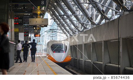 高速鉄道 自動車 車 85674436