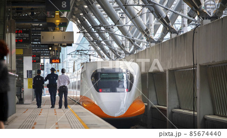 高速鉄道 自動車 車 85674440