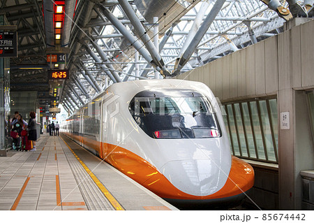 高速鉄道 自動車 車 85674442