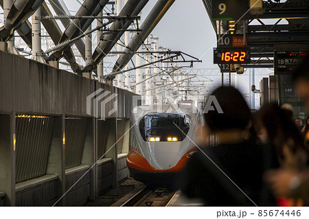 高速鉄道 自動車 車 85674446