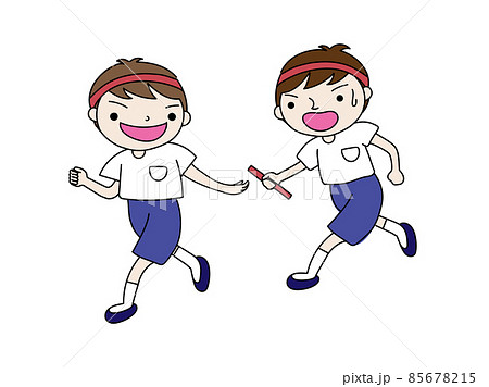 リレーでバトンを渡すシーンの男の子 リレーでバトンを渡すシーンの男の子 85678215