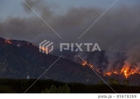 Super big fire happen around San Gabriel Mountains Super big fire happen around San Gabriel Mountains 85678269