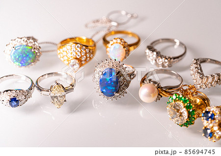 たくさんの宝石 85694745