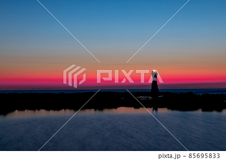 【新潟県】 佐渡島　夕暮れの七浦海岸　長手岬 85695833