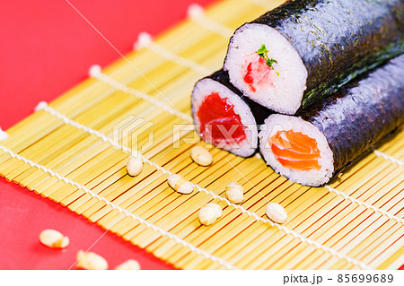恵方巻　節分　豆まき　【 2月 ( 如月 ) の イメージ 】 85699689