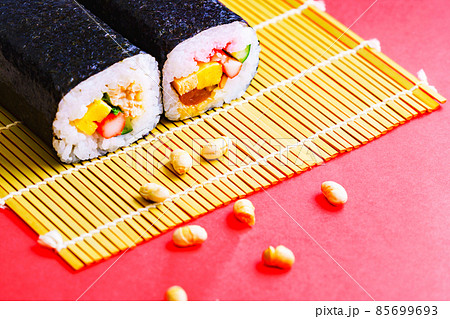 恵方巻 節分 豆まき 【 2月 ( 如月 ) の イメージ 】 恵方巻 節分 豆まき 【 2月 ( 如月 ) の イメージ 】 85699693