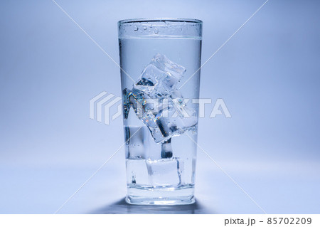Glass of water 85702209