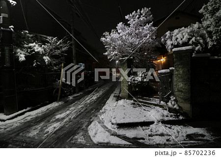 2022年1月の大雪が降った東京都足立区 85702236