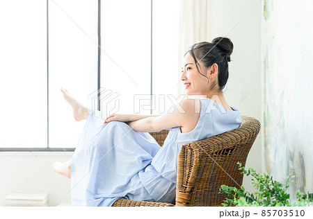 美人な女性　 85703510