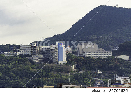 長崎市街地　グラバー園からの矢太樓と長崎玉成高等学校　長崎県長崎市 85705626