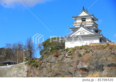 【大分県】晴天下の杵築城天守閣 85706420