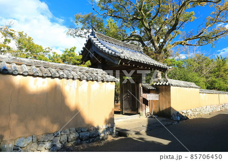 【大分県】晴天下の藩校跡(杵築城下町) 【大分県】晴天下の藩校跡(杵築城下町) 85706450