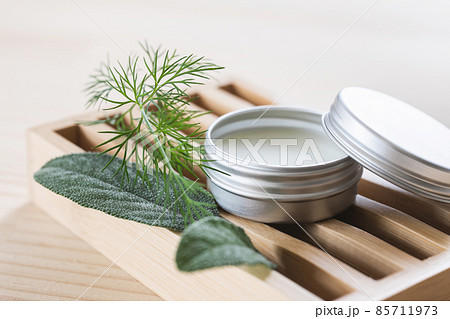 保湿クリーム　薬用バーム　オーガニックコスメのイメージ素材 85711973