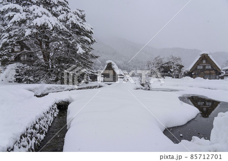 雪の白川郷(岐阜県) 雪の白川郷(岐阜県) 85712701