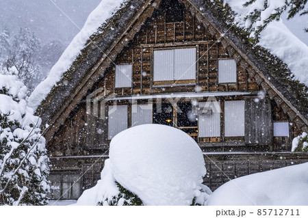 雪の白川郷(岐阜県) 雪の白川郷(岐阜県) 85712711