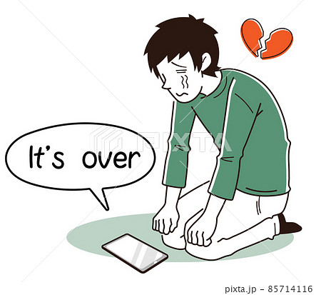 スマホで別れを告げられた男性 85714116
