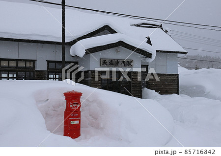 北海道　中川　丸ポストのある風景（JR天塩中川駅） 85716842