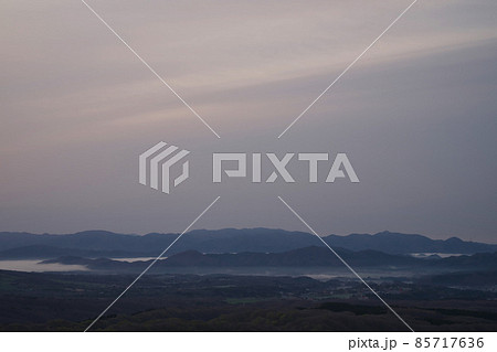 《岡山県》4月の朝、鬼女台から見る風景 《岡山県》4月の朝、鬼女台から見る風景 85717636