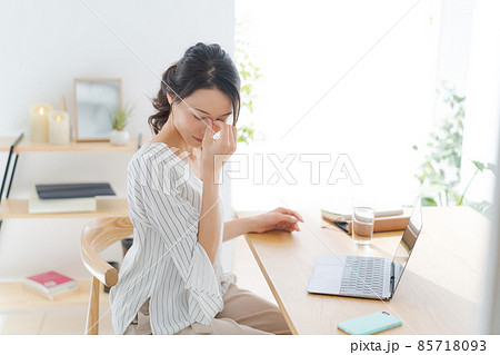 在宅ワーク　20代　女性 85718093
