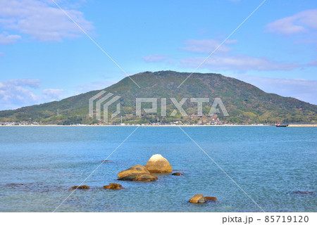 可也山　糸島富士　小富士　筑紫富士　糸島のシンボル　福岡県糸島市二丈浜　 85719120