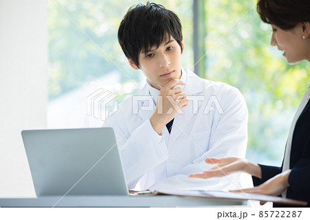 ビジネス 病院 医師 研究 MR 打合せ 商談 撮影協力:LINK FOREST ビジネス 病院 医師 研究 MR 打合せ 商談 撮影協力:LINK FOREST 85722287