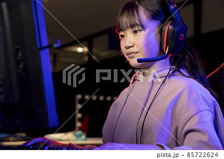 eスポーツイメージ オンラインゲーム女の子 eスポーツイメージ オンラインゲーム女の子 85722624