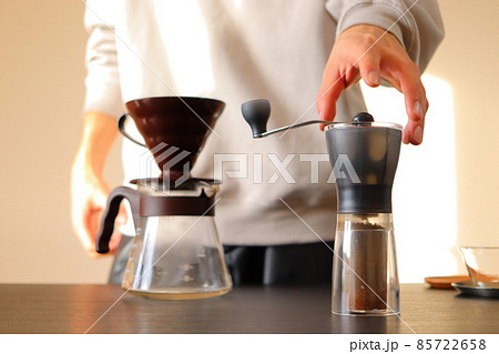 コーヒーを淹れる趣味、バリスタ 85722658