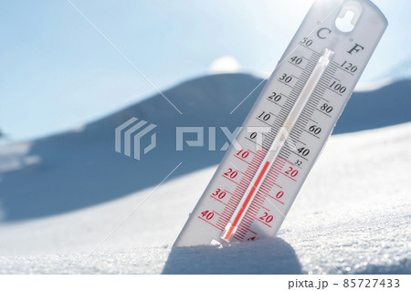 The Thermometer Lies On The Snow In Winter Showing A Negative Temperature  Meteorological Conditions In A Harsh Climate In Winter With Low Air And  Ambient Temperaturesfreeze In Wintertime Stock Photo - Download