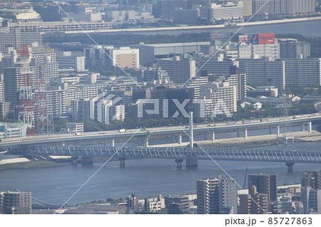 東京スカイツリーから望む：東武スカイツリーライン直通の東京地下鉄半蔵門線8000系 85727863