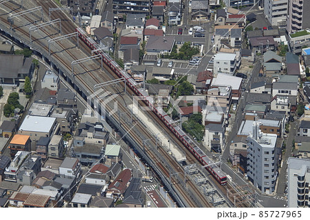 東京スカイツリーから望む:京成押上線直通の京急線1000形(歌う電車) 東京スカイツリーから望む:京成押上線直通の京急線1000形(歌う電車) 85727965